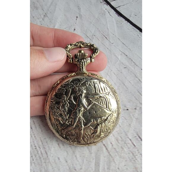 Vintage Accutime Hunting Scene Pocket Watch Gold Tone Untested - Picture 1 of 8